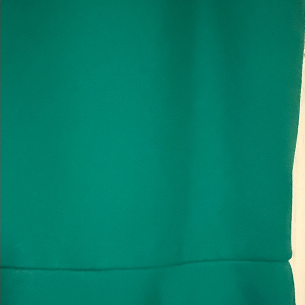 Green Shift Dress with lovely scalloped neckline. - Picture 6 of 10